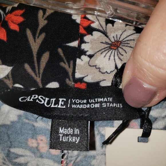 CAPSULE Floral Print Leggings - Black/Red/White - Size 24 - Picture 5 of 8